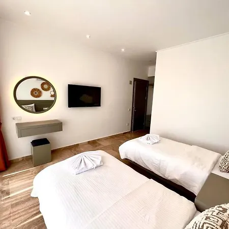 Gala Q
