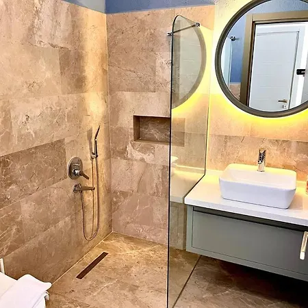 Gala Q Villa Kas
